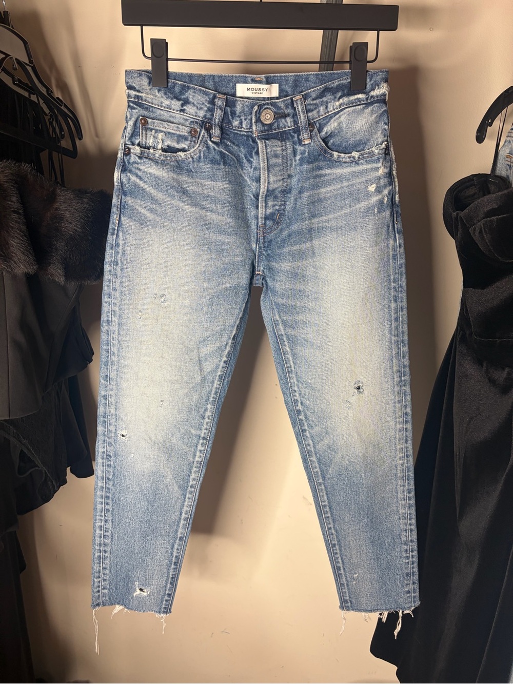 Moussy Light Wash Distressed Cropped Jeans